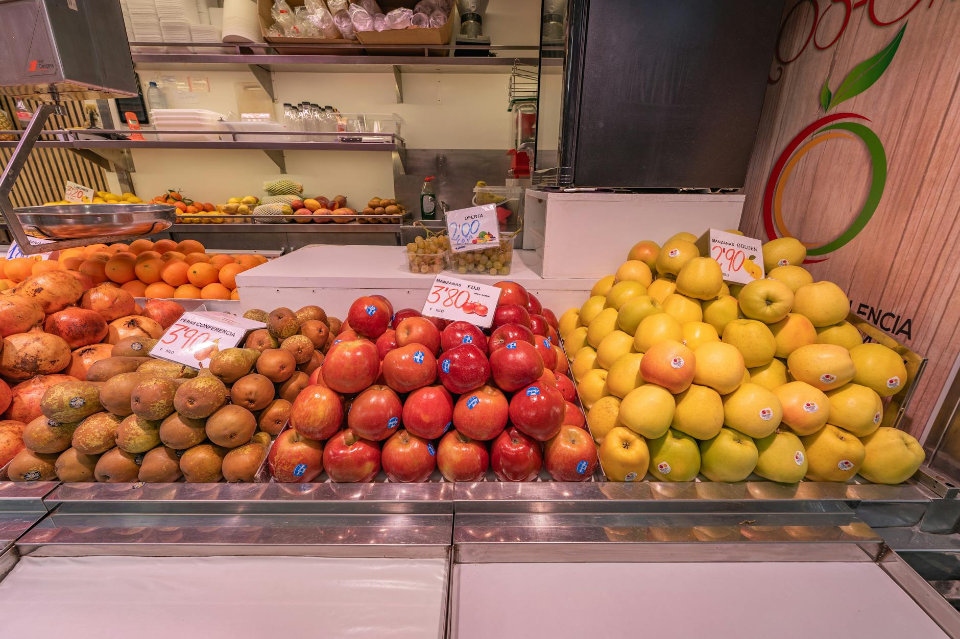 Mercado de la Paz, Salamanca: Madrid’s Best Neighbourhood Food Market