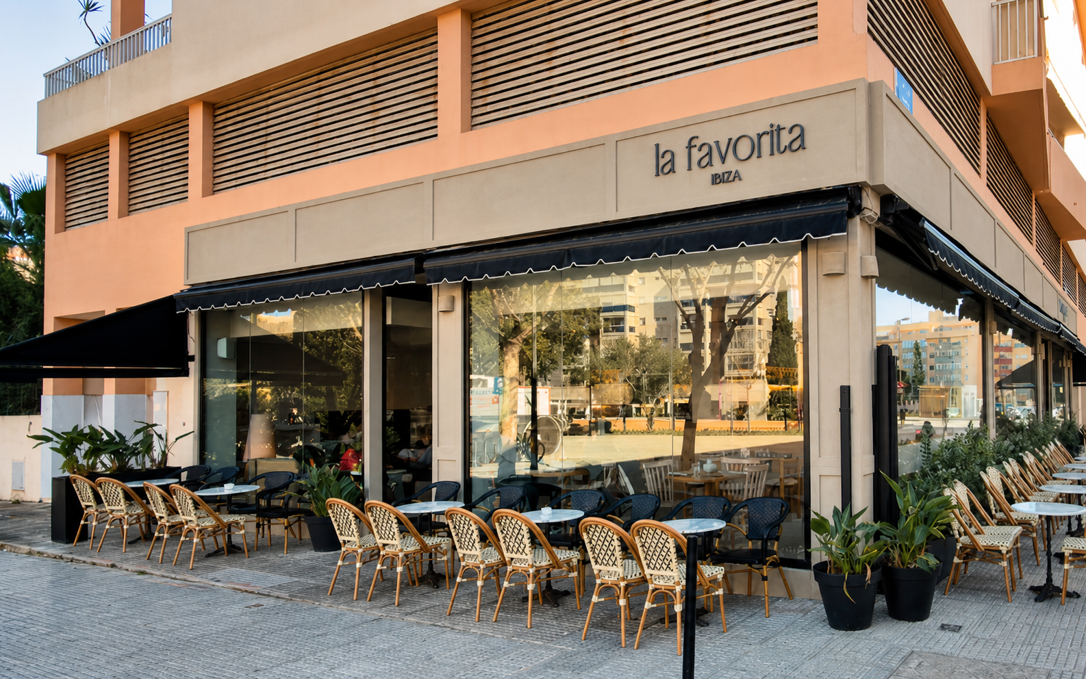 La Favorita Ibiza Town: Café, Brunch, Wine and Art